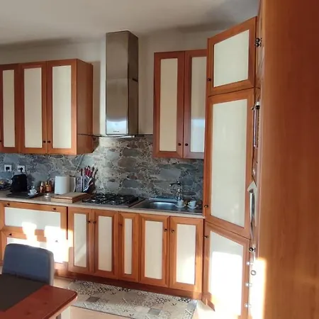 Fantastisch 6-10 Persoons Met View Ferienhaus San Siro (Lombardy)